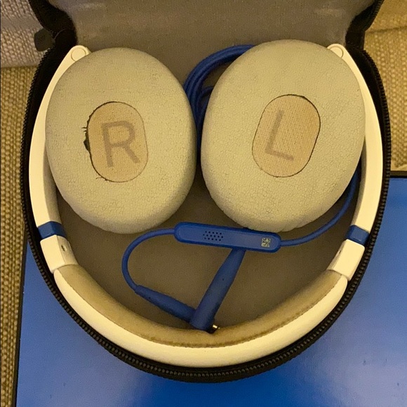 Bose on ear headphones - Picture 6 of 12